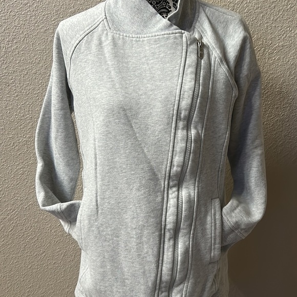 🍋Lululemon Grey Long-Sleeve, side Zip - Picture 2 of 13